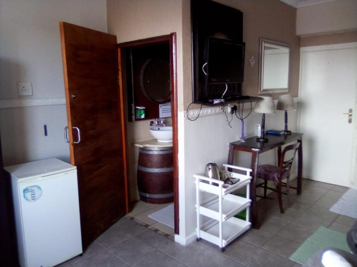 Bread And Barrel Guesthouse Bellville Cape Town Dış mekan fotoğraf